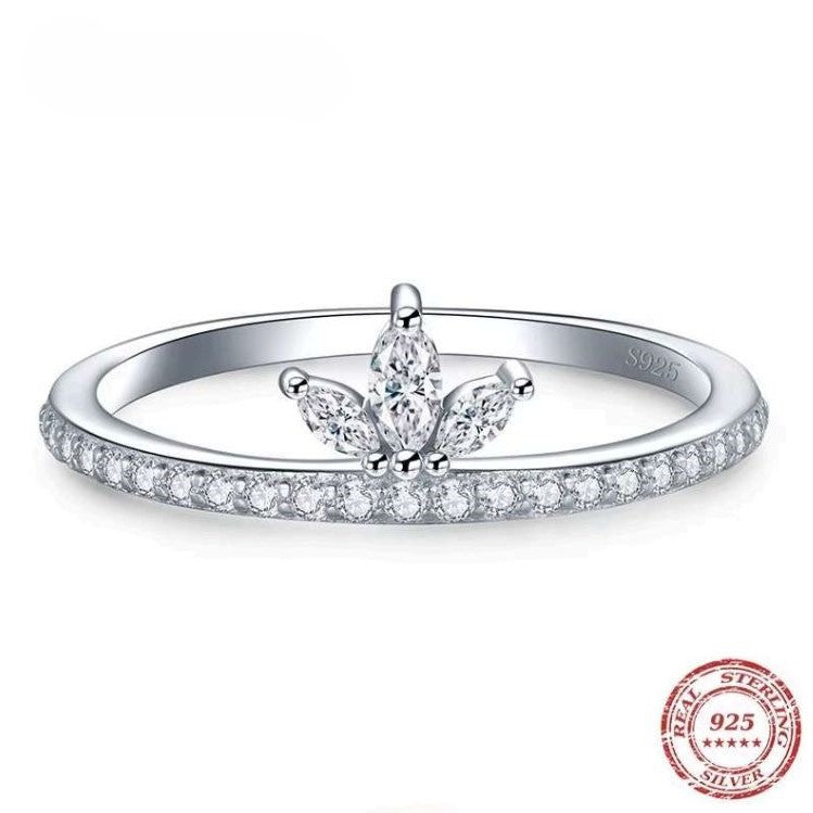 The Simple Crown Zirconia Stud Ring (Hypoallergenic)