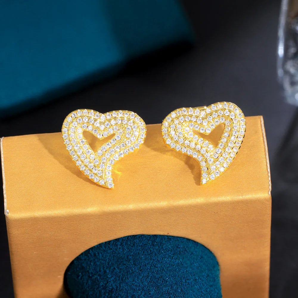 Iced Out Cubic Zirconia Heart Stud Earring for Women Hiphop Hollowed Out 3A Zircon Ear Studs