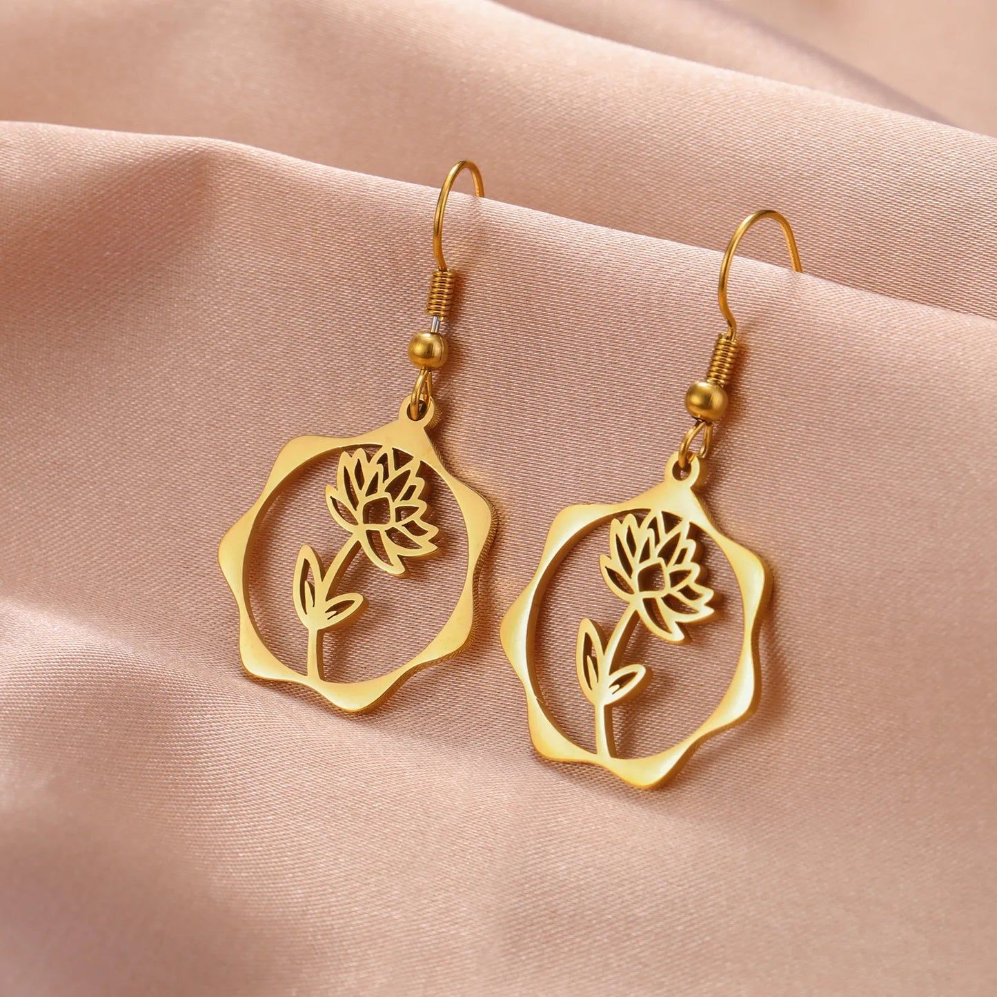 IceBoyDCTarnish-Resistant Birth Flower Dangle Earrings (Gold)