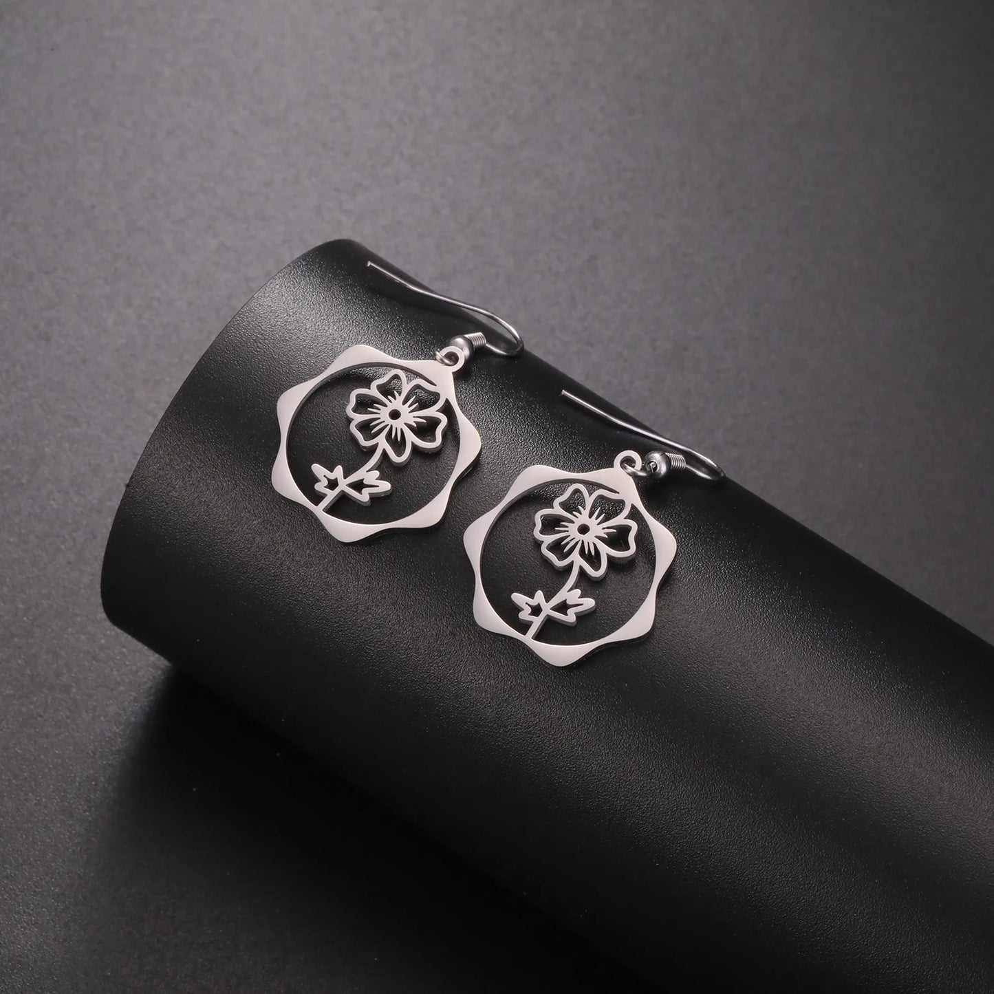 IceBoyDCTarnish-Resistant Birth Flower Dangle Earrings (Gold)