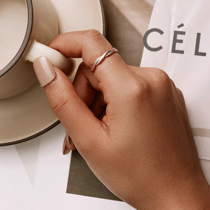 The IceBoyDC Zirconia Simple Twisted Band ( 3 options- Silver, Gold, Rose Gold)