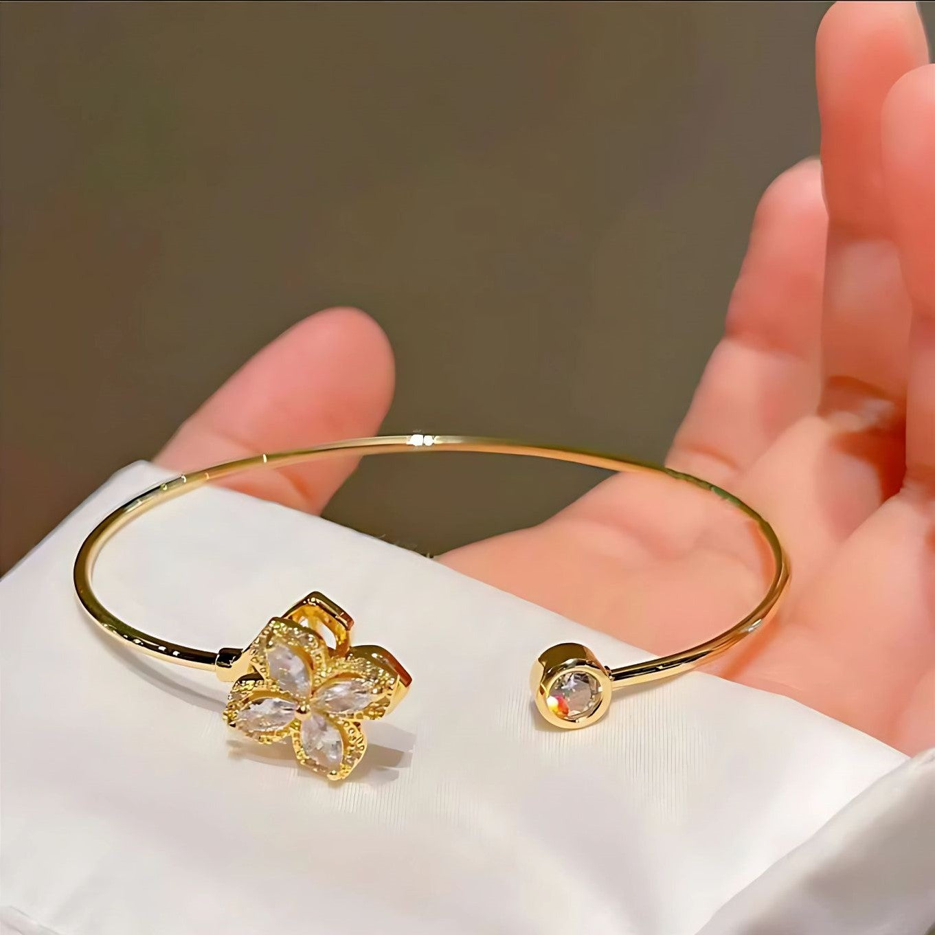 IceBoyDC’s Trendy Four Leaf Clover Swivel Bracelet